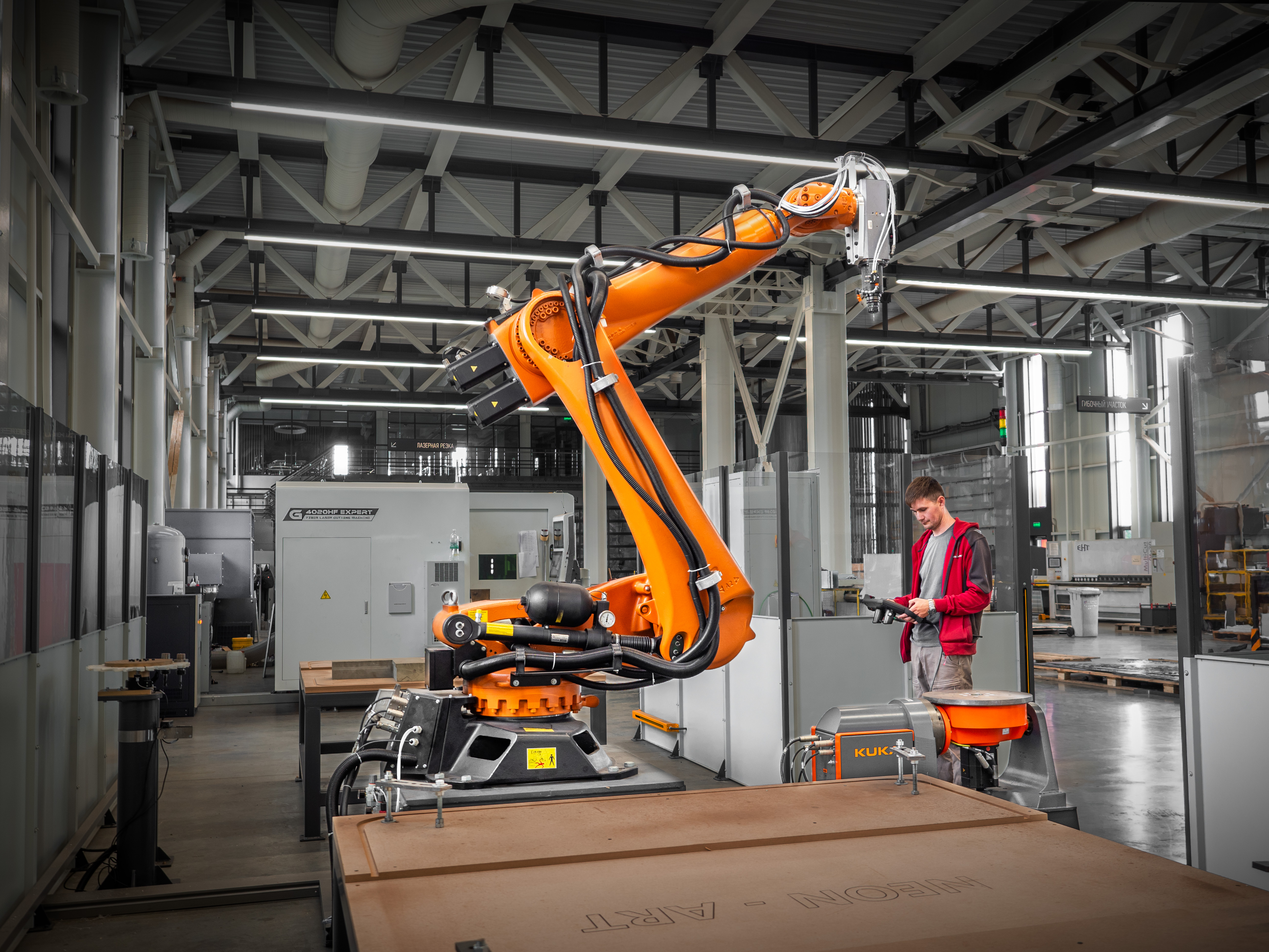 Как PROF-IT GROUP помогла «Неон-Арт-М» превратить робот Kuka в цифровой актив